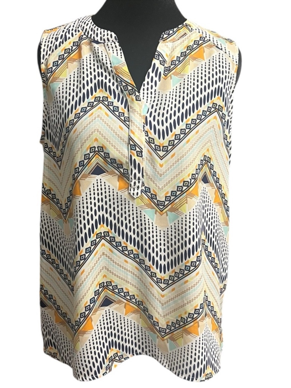 Skies Are Blue Blouse S White Navy Geometric Sleeveless
